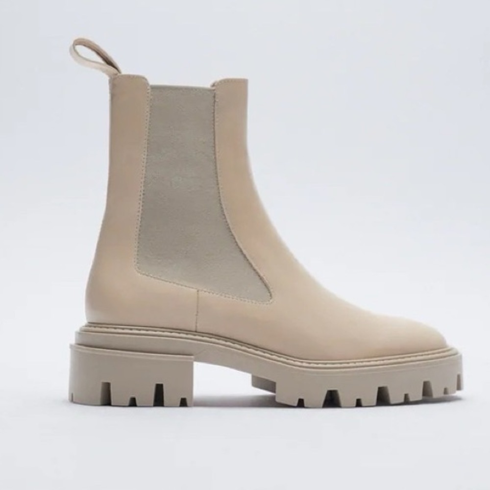 Zara Leather Boots Ecru Ivory Track Soles Chelsea EU36 Chunky Sole Boots